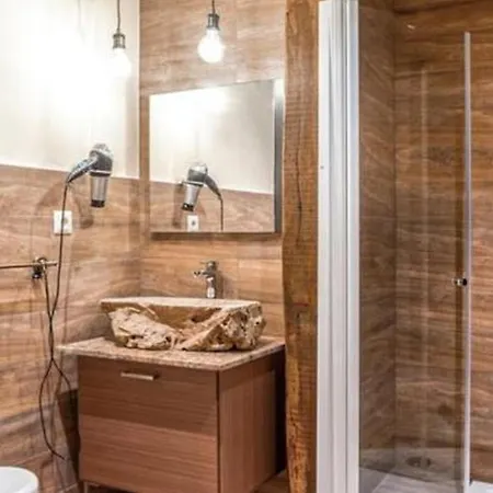 La Tienda De Abajo - Acogedores Con Calefaccion, Parking Y Vistas Al Valle De Soba *