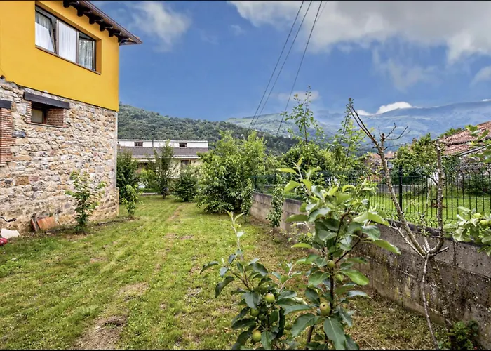 La Tienda De Abajo - Acogedores Con Calefaccion, Parking Y Vistas Al Valle De Soba Apartment