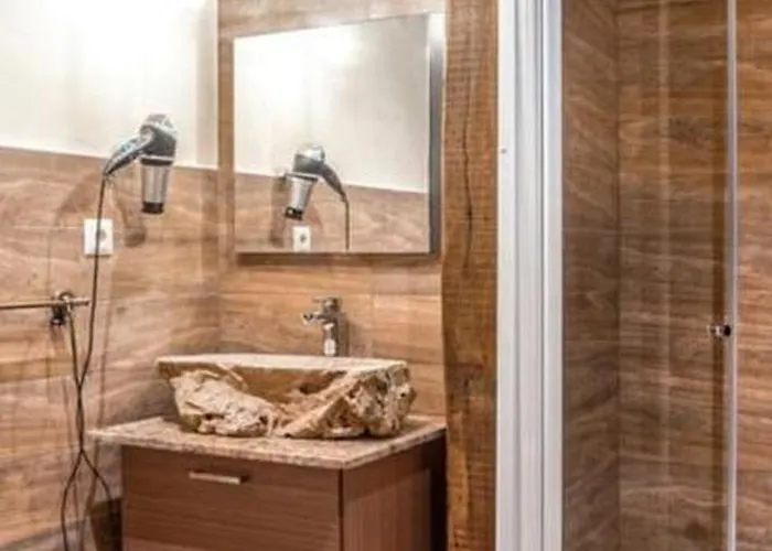 La Tienda De Abajo - Acogedores Con Calefaccion, Parking Y Vistas Al Valle De Soba *